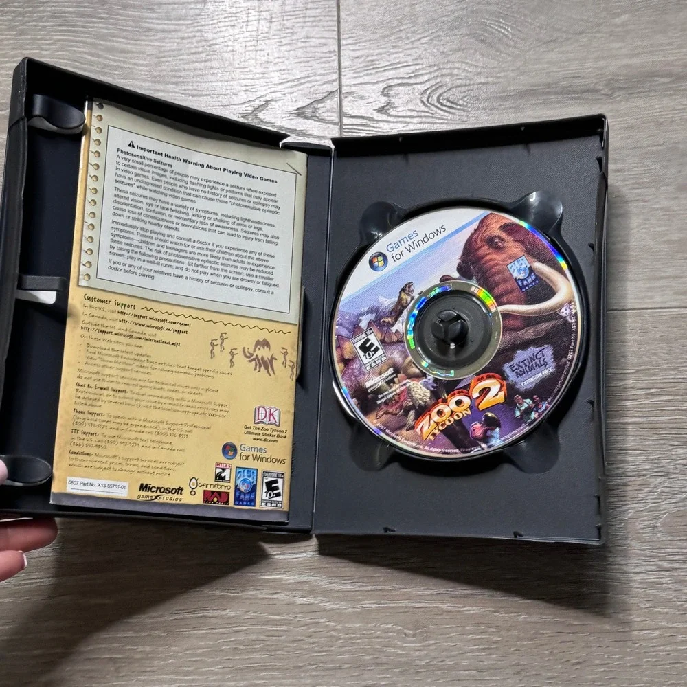 Zoo Tycoon 2 Extinct Animals Expansion Pack PC CD Microsoft 2007 Simulation Game